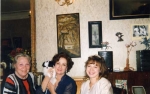 1998 год, мы с Риммой Марковой в гостях у Зинаиды Кириенко и её собака Делис Сакура Шукуридасу